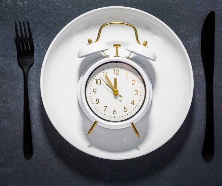What Is Intermittent Fasting? And How It Affects your Skin
